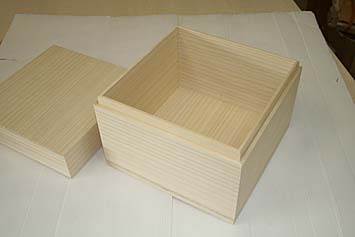 印籠蓋陶器用木箱桐箱