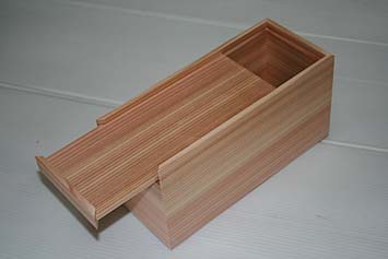 収納赤柾杉木箱